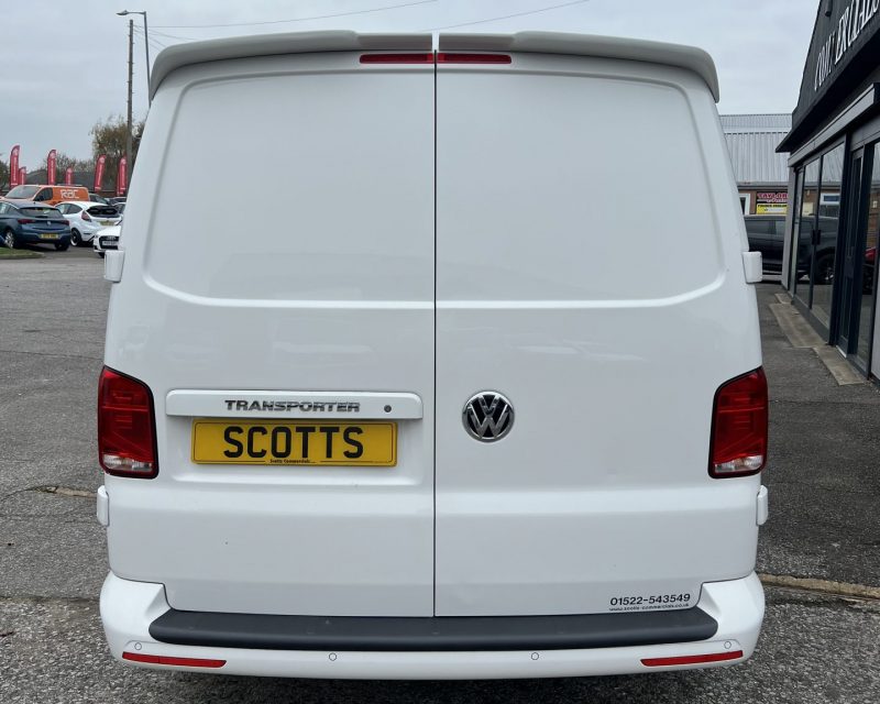 VOLKSWAGEN TRANSPORTER 2.0 TDI 110 Highline Van