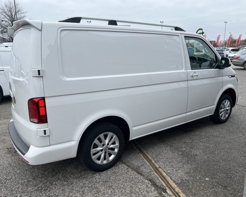 VOLKSWAGEN TRANSPORTER 2.0 TDI 110 Highline Van