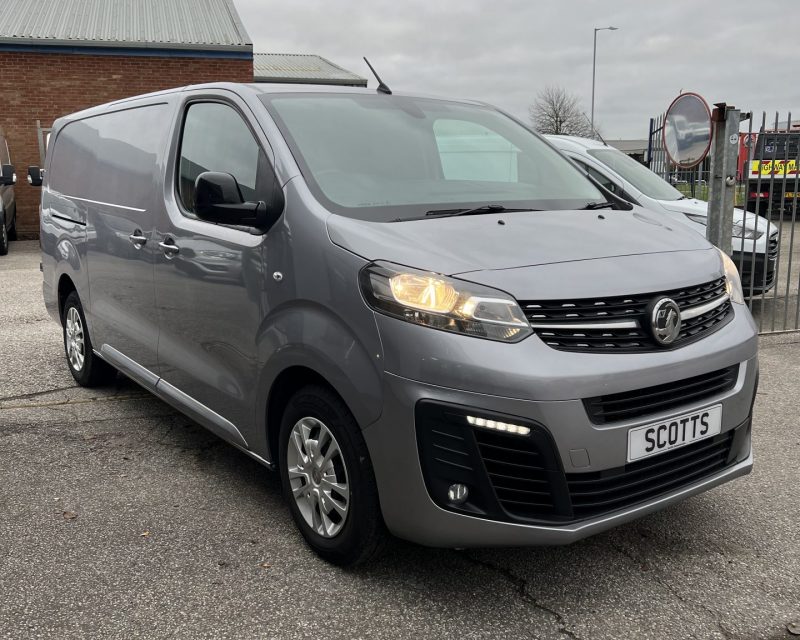 Vauxhall Vivaro 1.5d 2900 Sportive LWB