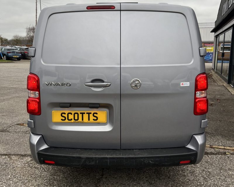 Vauxhall Vivaro 1.5d 2900 Sportive LWB