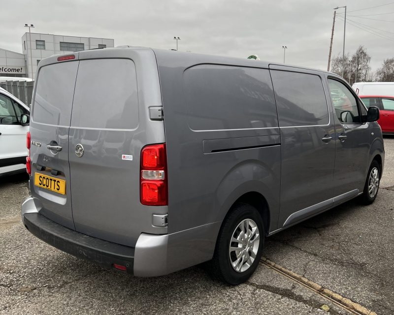 Vauxhall Vivaro 1.5d 2900 Sportive LWB